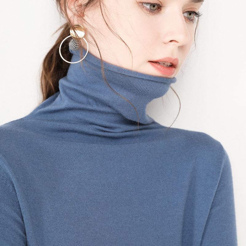 Stacked High-necked Pullover With A Bottoming Sweater