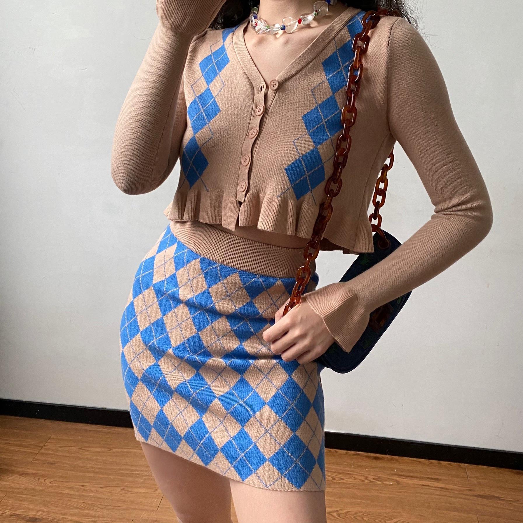 Retro American Contrast Color Diamond Knit Cardigan