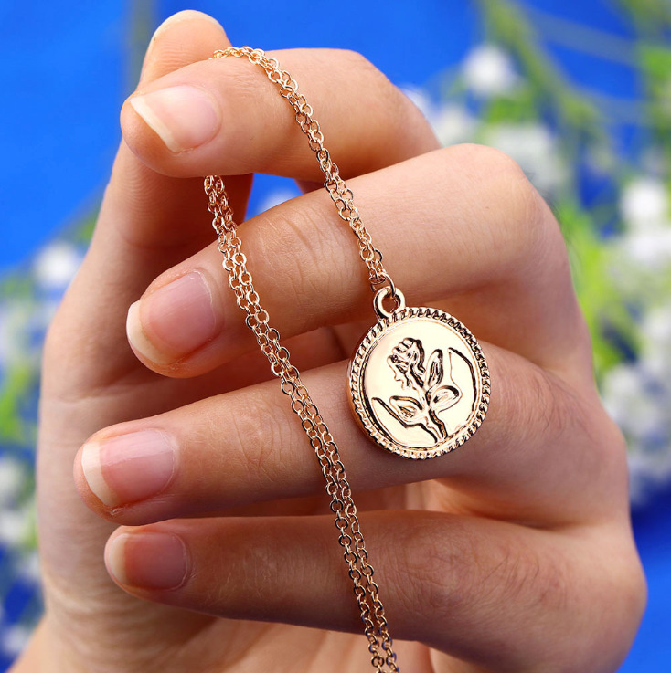European And American Hot Style Boutique Accessories Single-layer Rose Pattern Simple Clavicle Chain