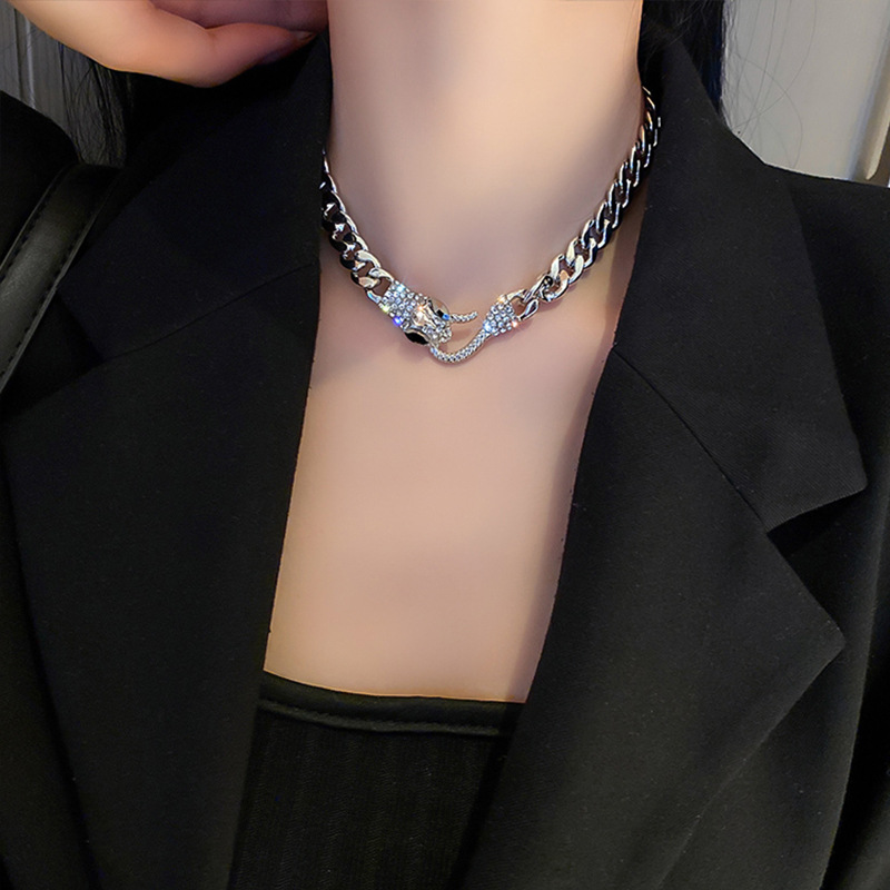 Serpentine Metal Chain Necklace Clavicle Chain