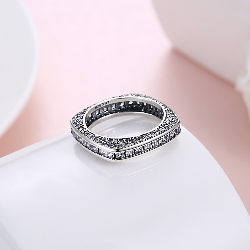 Retro Style Creative Design Square Inlaid Zirconium Ring