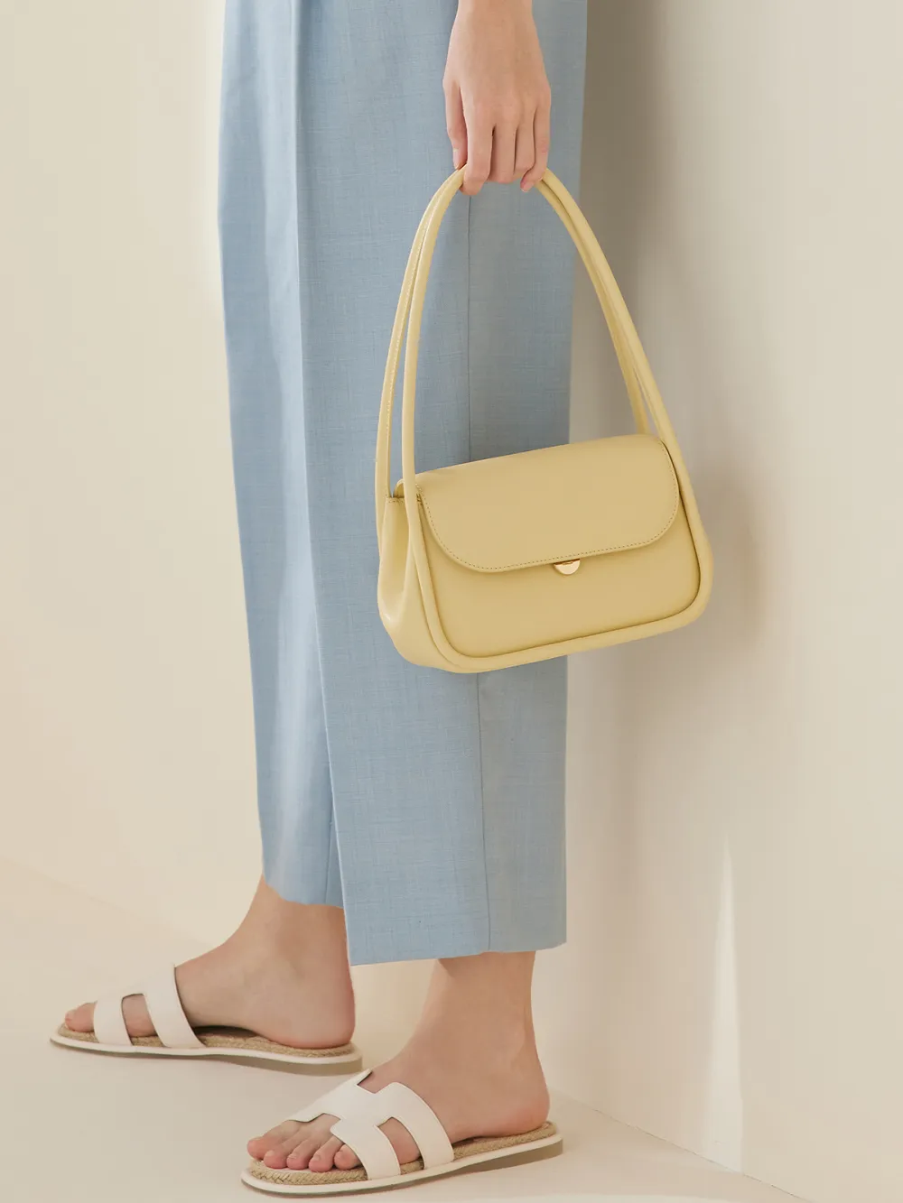 One Shoulder Hand in Niche Design Staff Underarm Bag