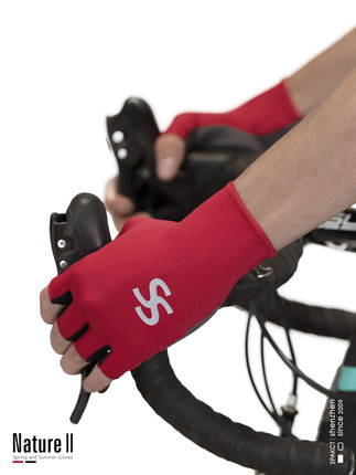 Fingerless cycling gloves red