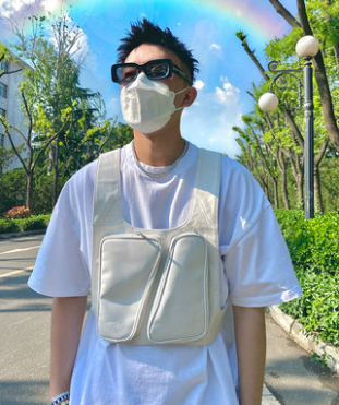 Male And Female Couple Tooling Vest