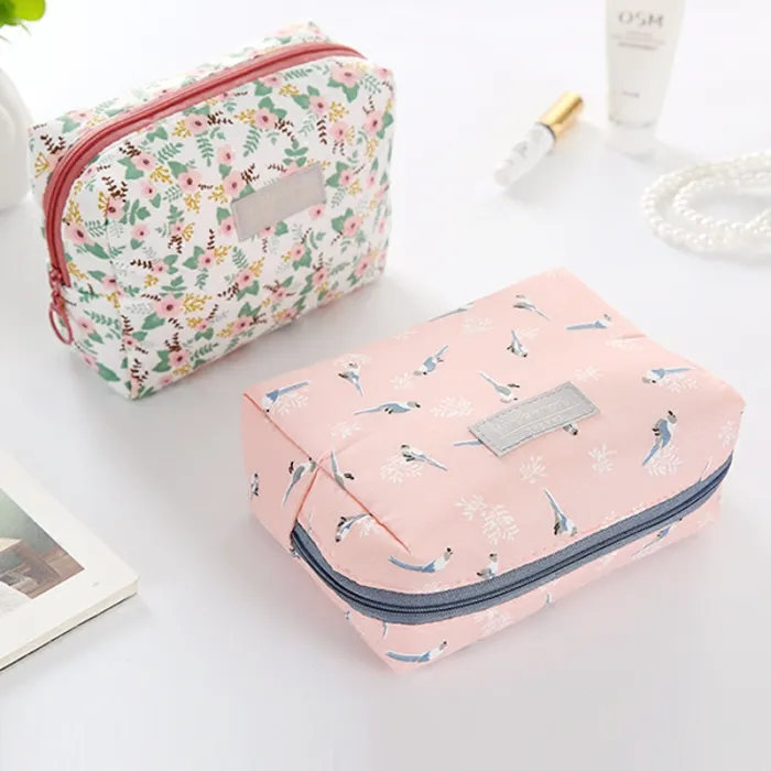 Travel Cosmetic Bag - detail photo 1