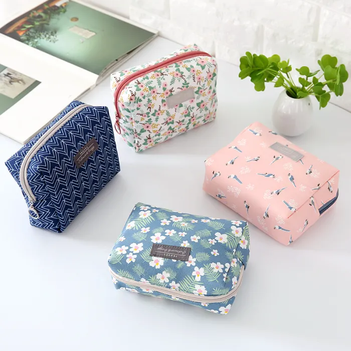 Travel Cosmetic Bag - detail photo 4