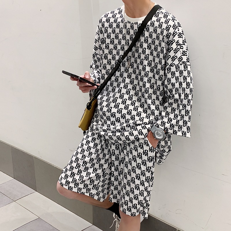 Student Five-point Sleeve T-shirt Round Neck Casual Straight Shorts