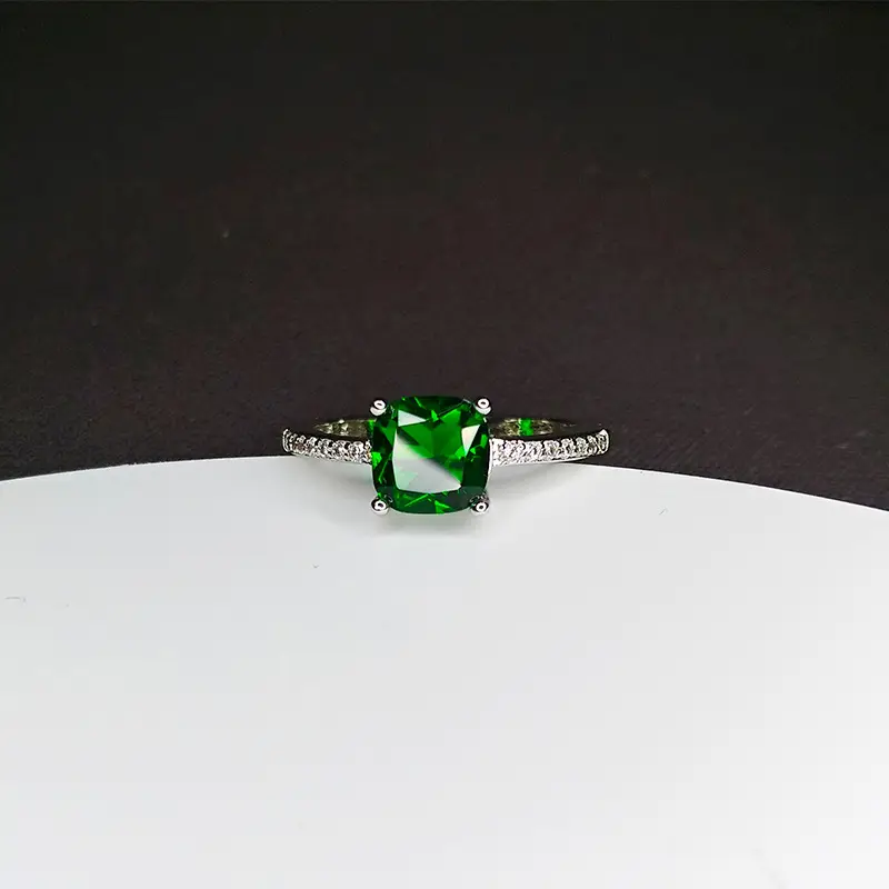 European And American Four Prong Sapphire Moissanite