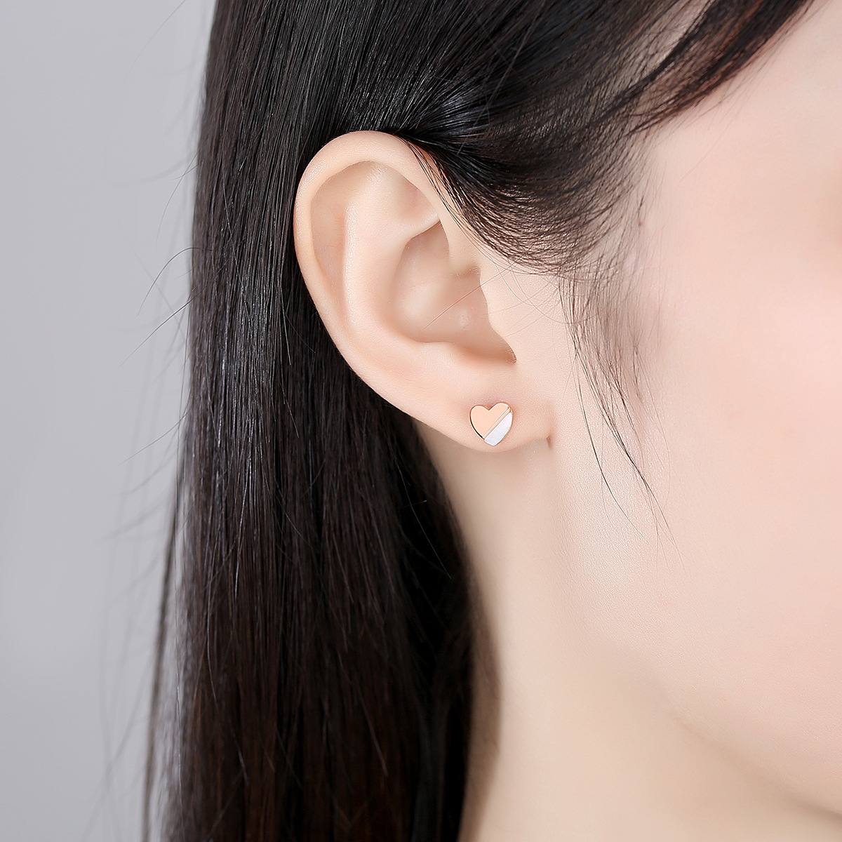 S925 Sterling Silver Simple Love Heart-shaped Earrings