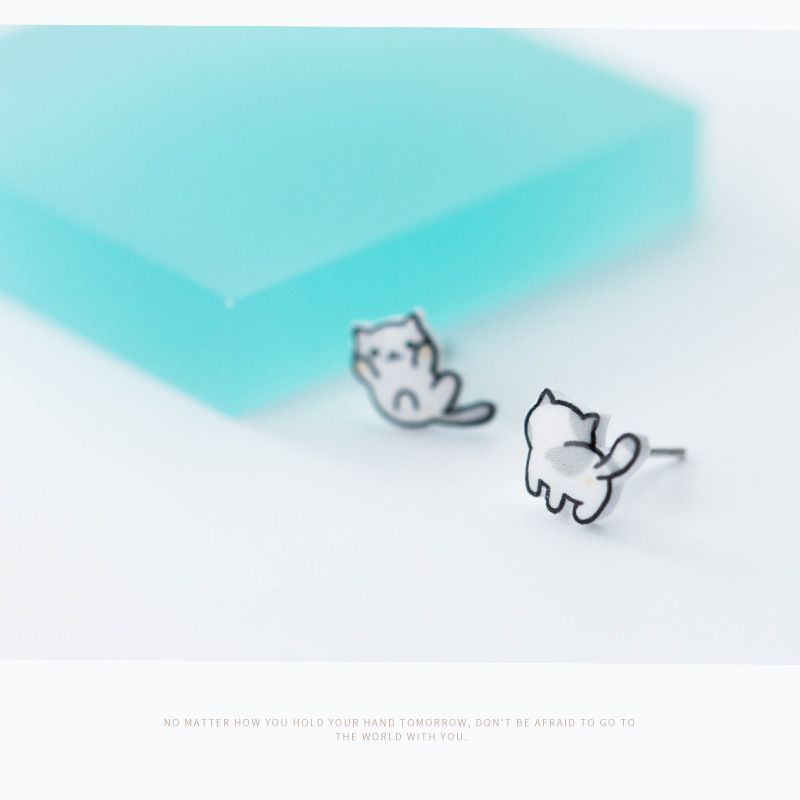 S925 White Fungus Nails Female Fashion Cute Cute Cat Earrings Sweet Small Animal Ear Jewelry Female E8978