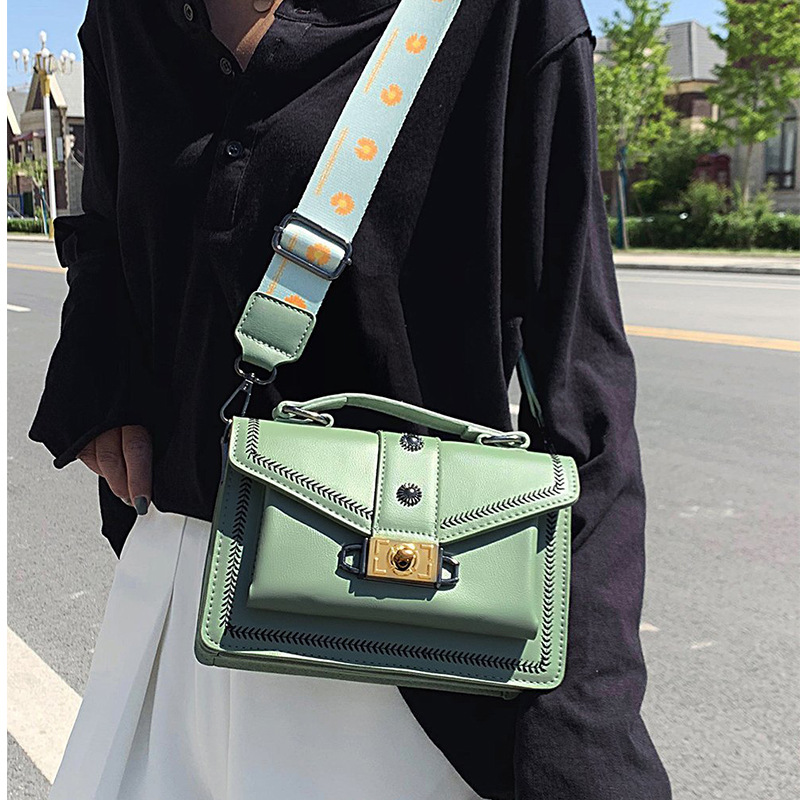 Title 6, Summer New Female Bag Fashion Korean Messenger ...