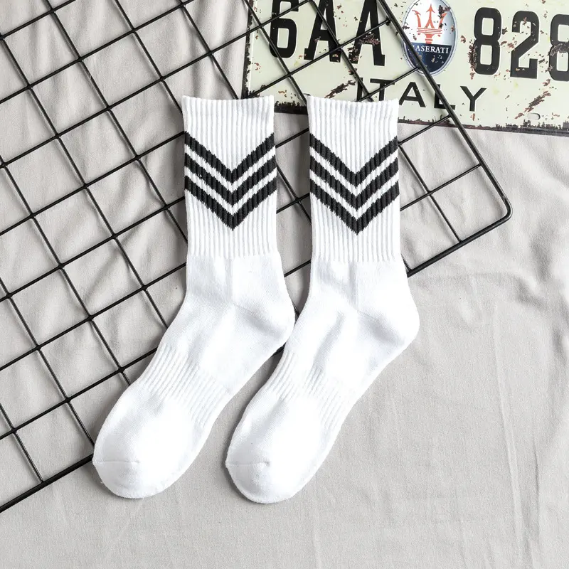 Towel Bottom High Tube Cotton Socks Black and White