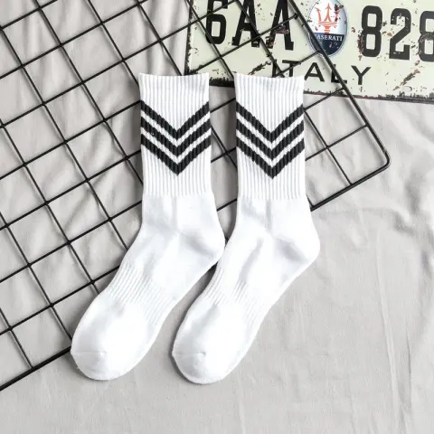 Towel Bottom High Tube Cotton Socks Black and White