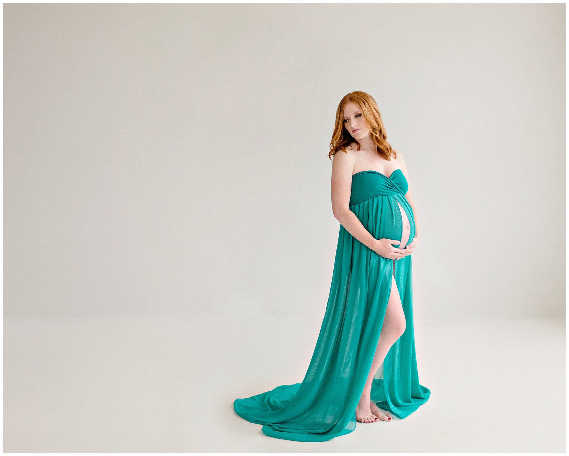 Pregnant Women  Mopping Long Skirt Dresses Before Taking Pictures - Image 5
