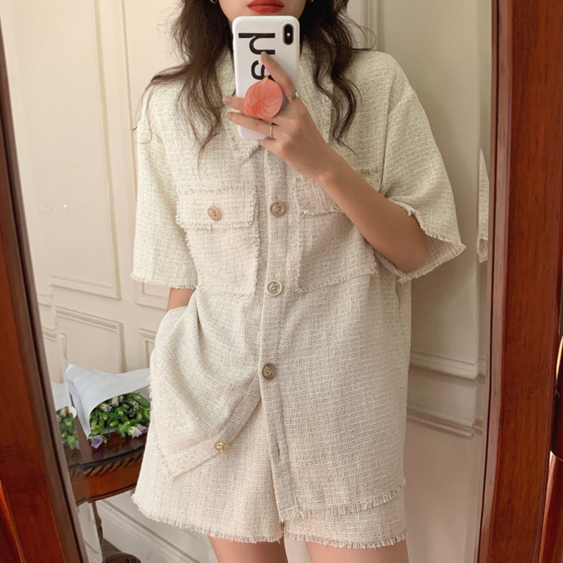 Niche Lapel Chic Button Tassel Shirt
