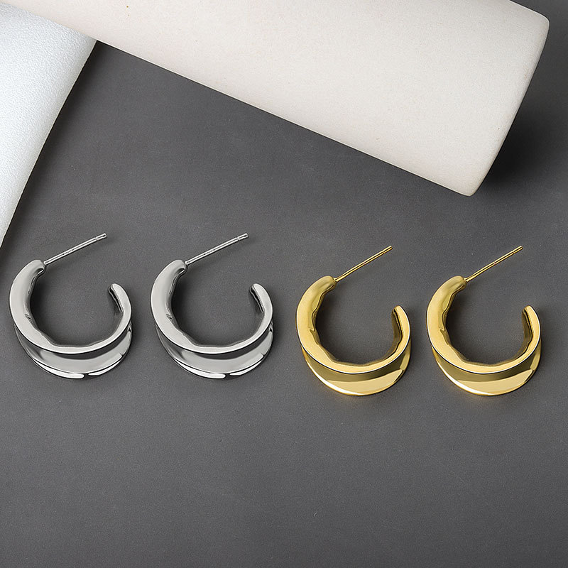 European And American Retro Minimalist Earrings Cold Wind Metal C-shaped Small Fragrance Earrings