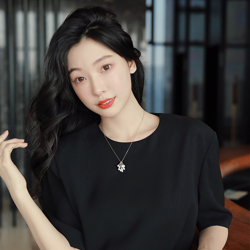 New Necklace Female Neck Jewelry