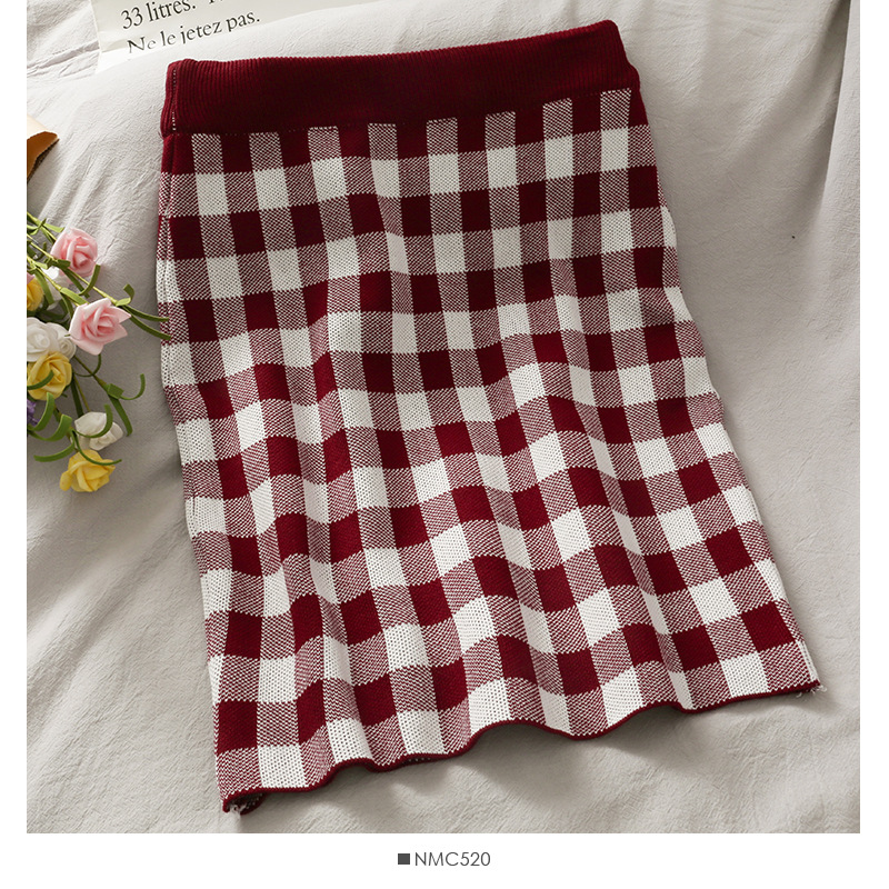 The New Cropped Short Low-neck Knit Vest Elastic Waist Bag Hip Skirt