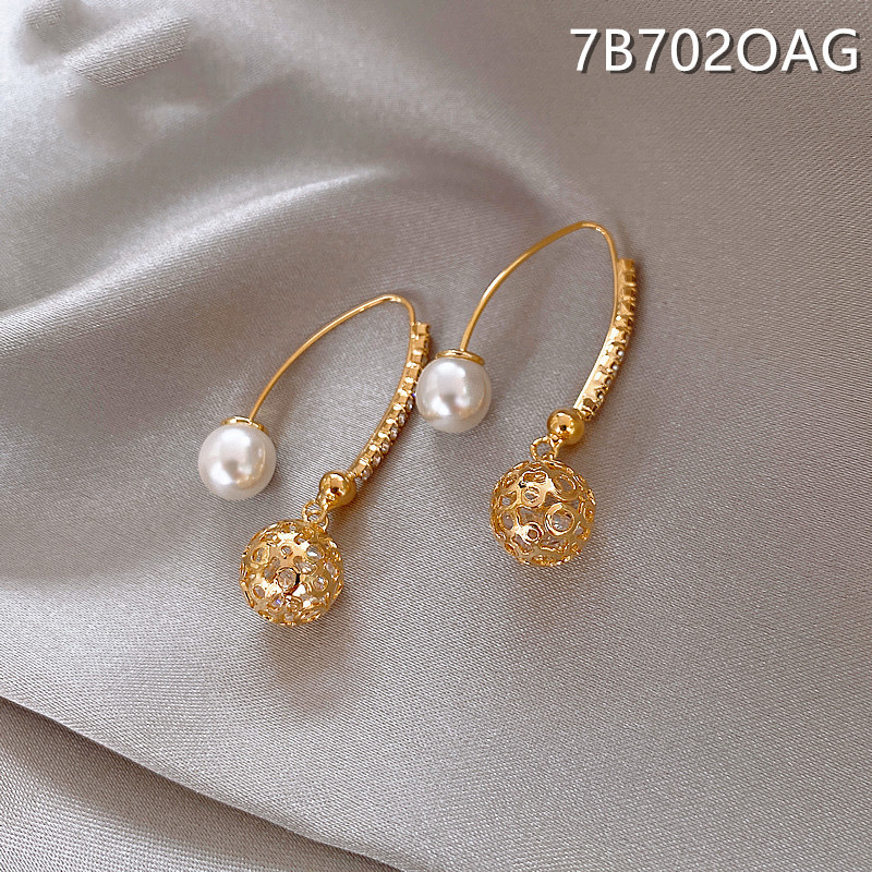 Hollow Ball Earrings Niche Personality Female