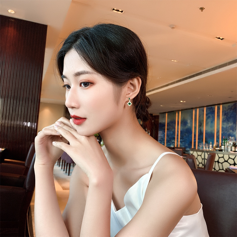 All-match Small Earrings With New Green Gemstones