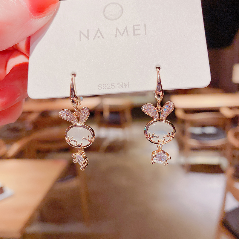 High-class Sense Of Cute Bunny Temperament Niche Design Sense Ear Hook