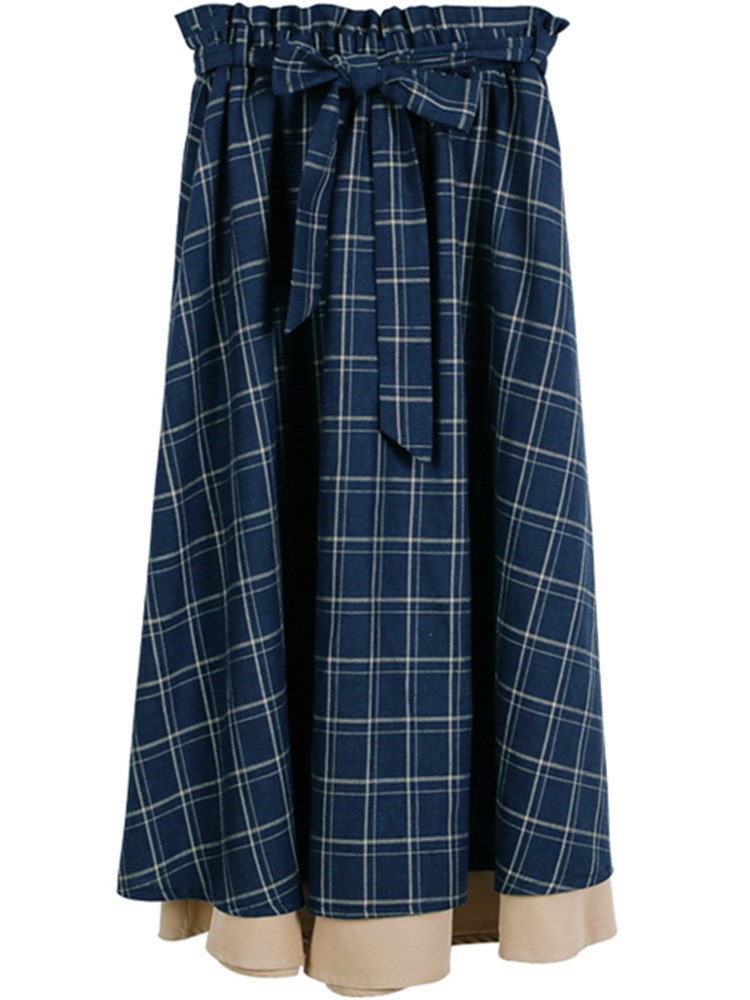 Title 7, Blue plaid half-length skirt in a retro college...