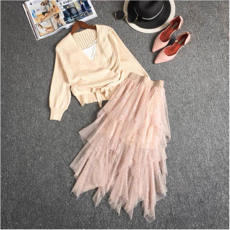 Winter Suit Women's Age-reducing V-neck Knitted Sweater Slimming Skirt Two-piece Suit