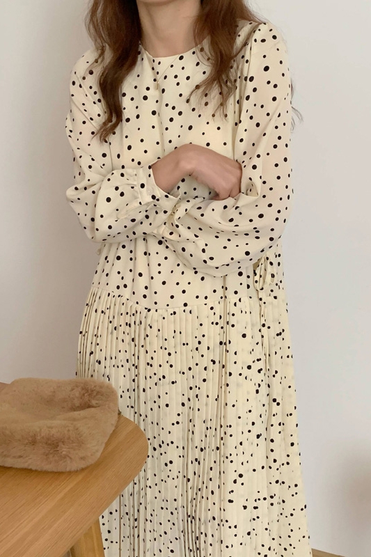 Polka-dot Loose Long Pleated Skirt Age-reducing Long-sleeved Dress