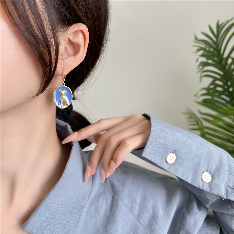 Japanese Retro Metal Dripping Oil Blue Cat Earrings
