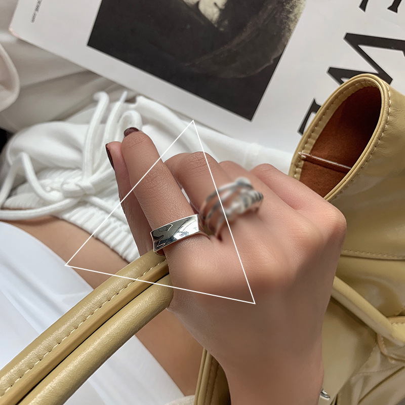 Square Irregular Circle Winding Ring