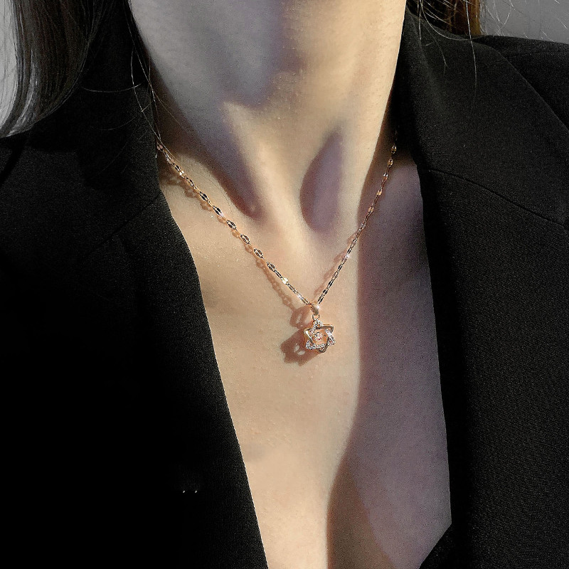 Smart Beating Heart Ight Luxury Niche Design Necklace