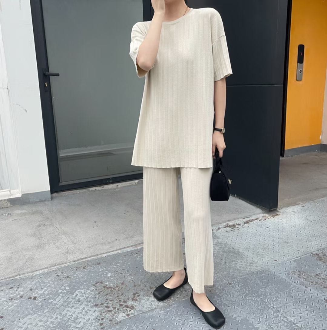 Mid-length Top And Wide-leg Trousers Knit Suit