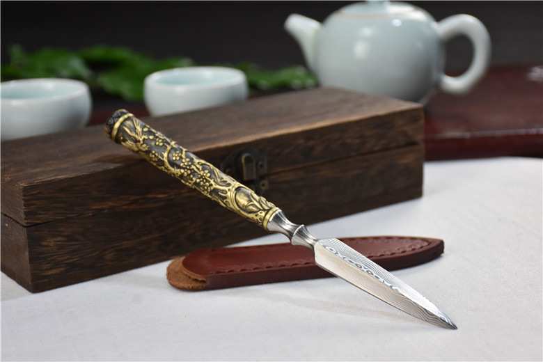 Tea knife