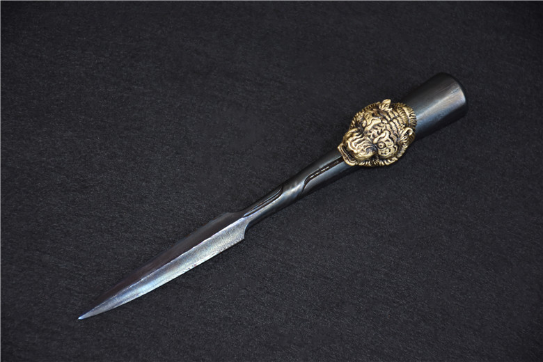 Tiger head tea knife