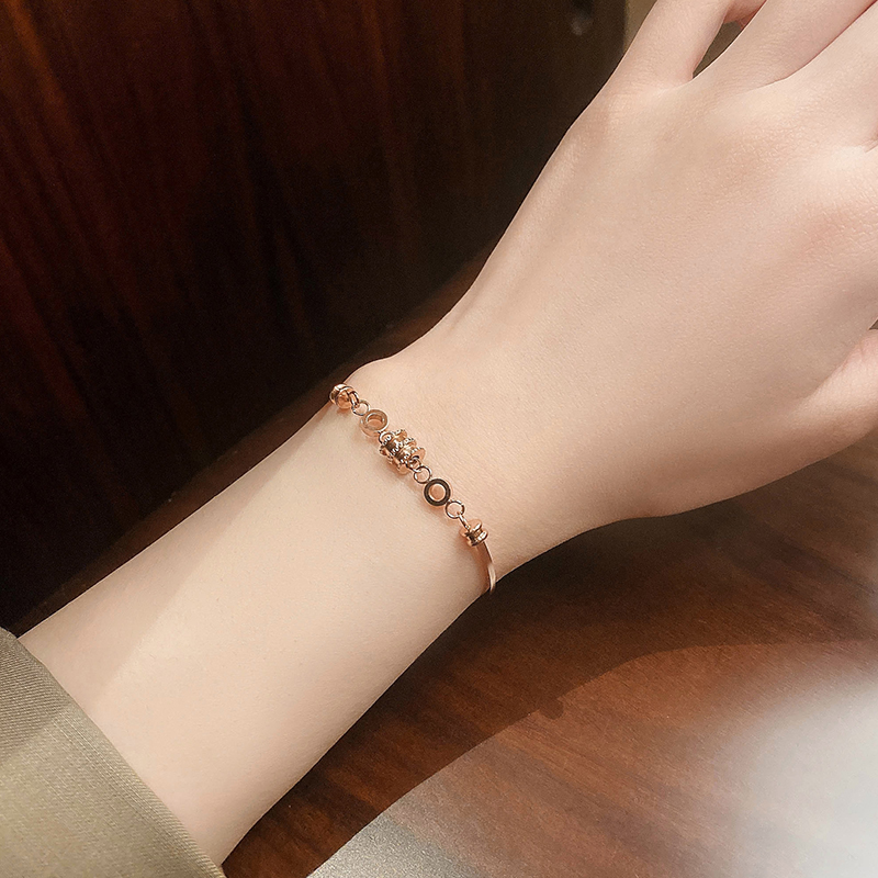 Niche Design Temperament Net Celebrity Simple Hand Jewelry