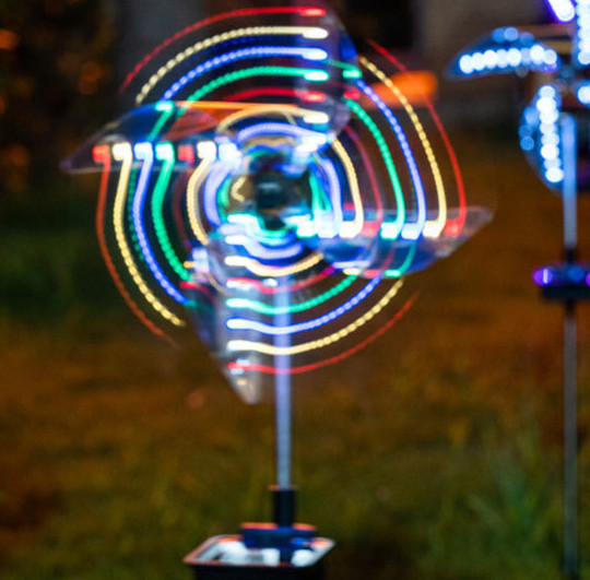 Led Solar Wind Spinner Light Garden Path Outdoor Yard Pinwheels Windmill Decor Patio Lawn Christmas Holiday Decoration — foto 5
