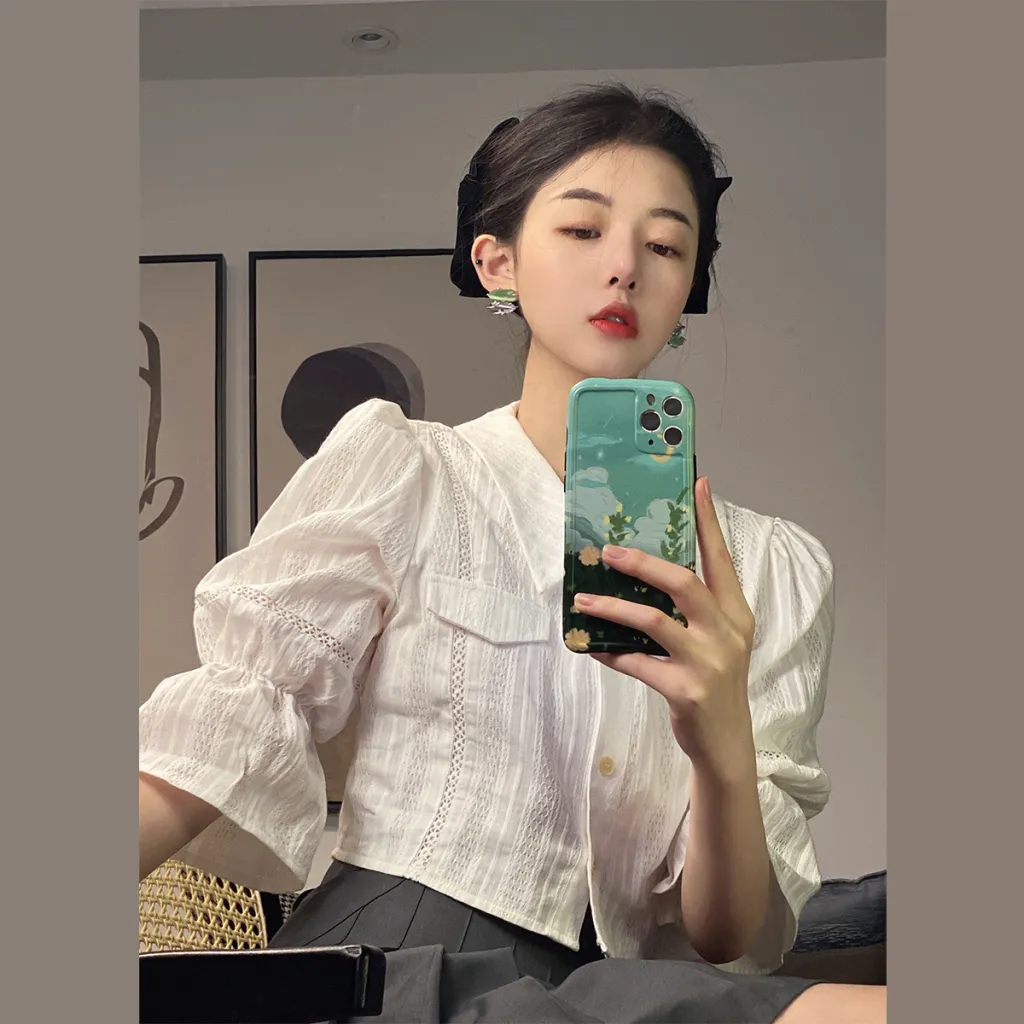 French Retro Floral Shirt Women's Sense Of Design Niche Summer New Temperament Bubble Sleeve Short Clothes - White