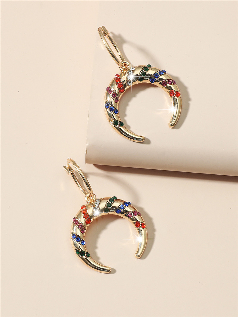 European And American Fashion Asymmetric Colorful Striped Ear Buckle Curved Crescent
