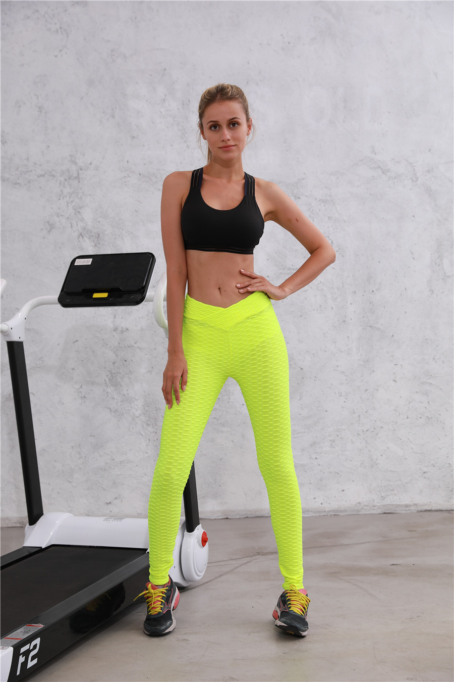 Title 7, Hip-hugging thin leggings and yoga pants for ul...