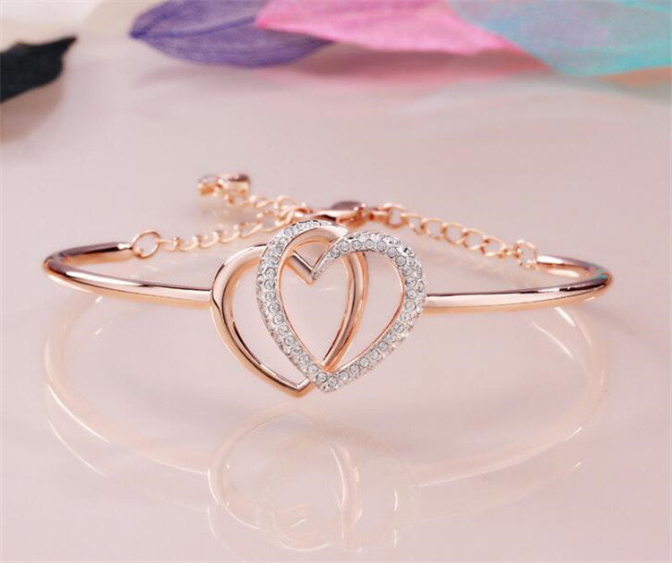 Title 6, Double heart bracelet