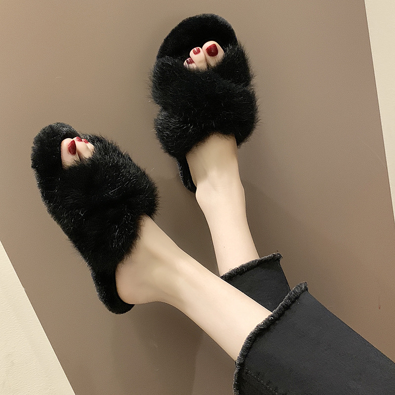 Title 3, Cross fur slippers