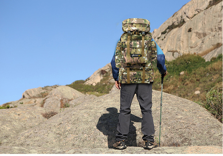 Title 1, Robuster Reise-Rucksack mit großem Fassungsverm...