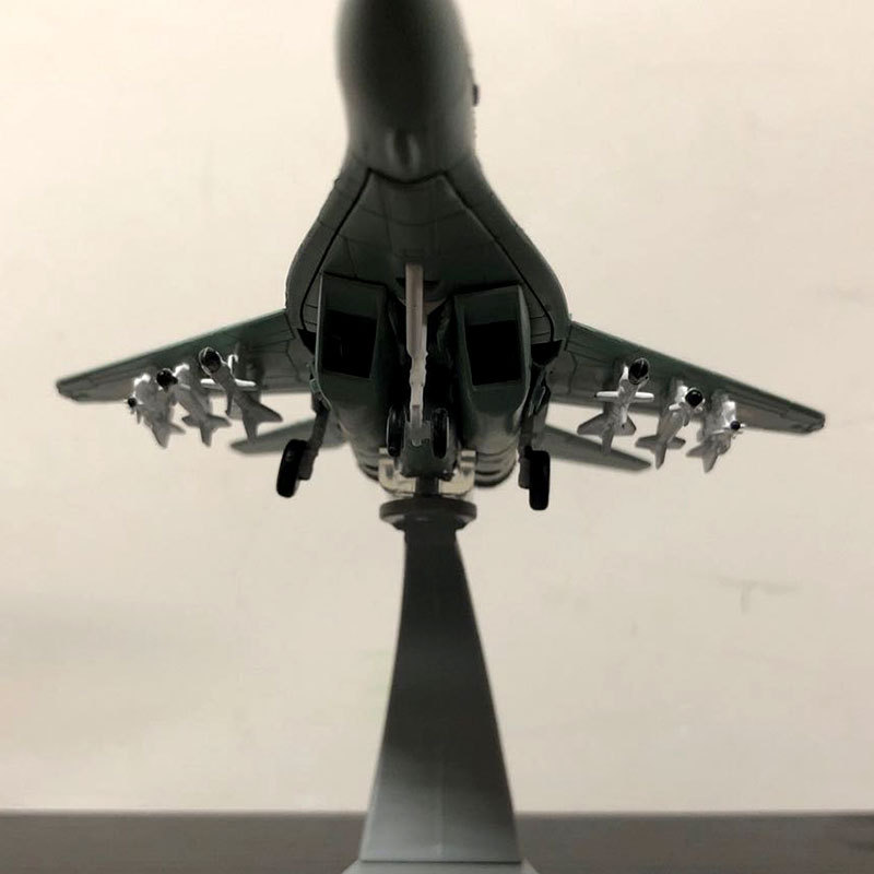 Title 15, MAQUETTE AVION MIG29 - Construisez votre chasse...