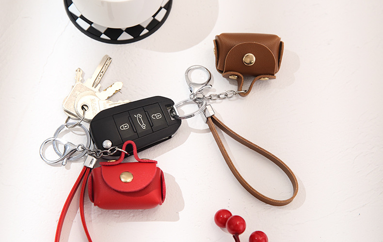 Title 9, PU Personality Handbag Keychain – Dein stilvoll...