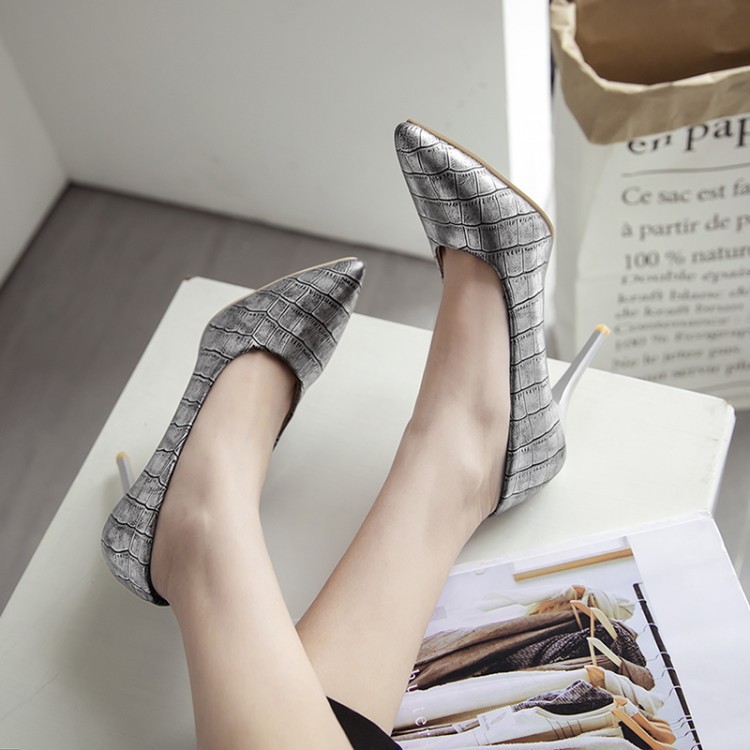 Title 21, Elegante spitz-Stilettos mit rutschfester Sohle...