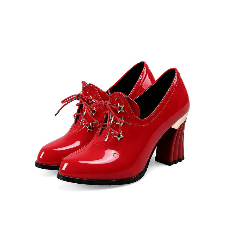 Title 9, Rote Damen Pumps im Vintage-Stil aus Lackleder ...