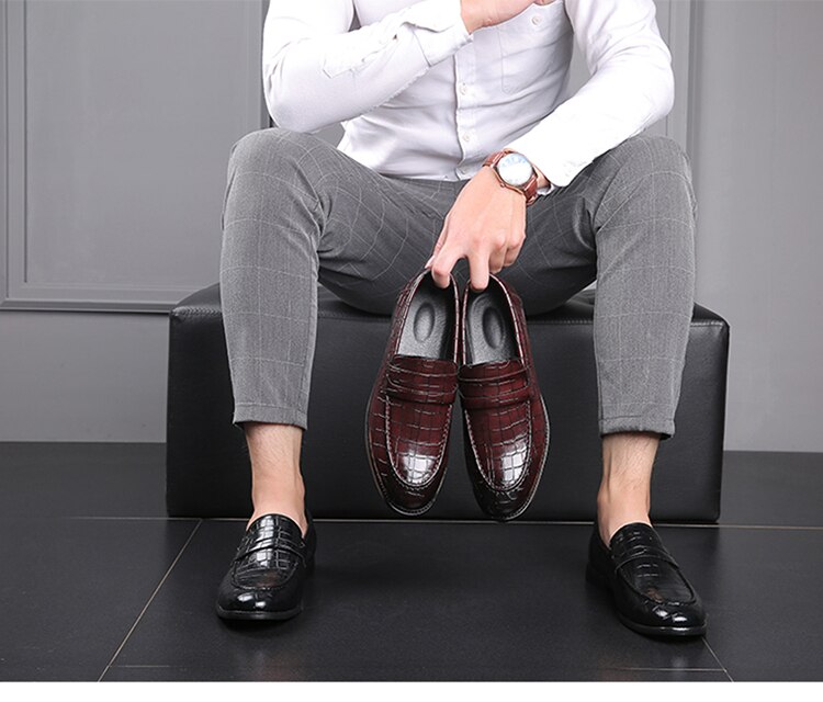 Title 3, Set di scarpe casual in pelle da uomo con motiv...