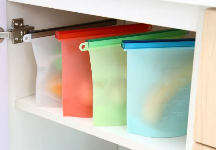 Reusable Silicone Food Storage Bag with Seal, Stand-Up Freezer and Fridge Bag in 500 ml to 4 L - detail photo 1
