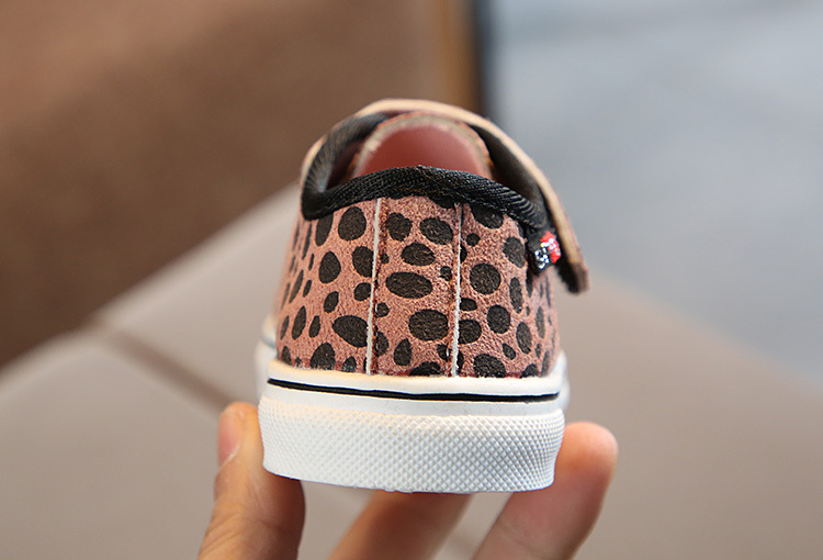 Title 14, Sneakers per bambini con stampa leopardata. Com...