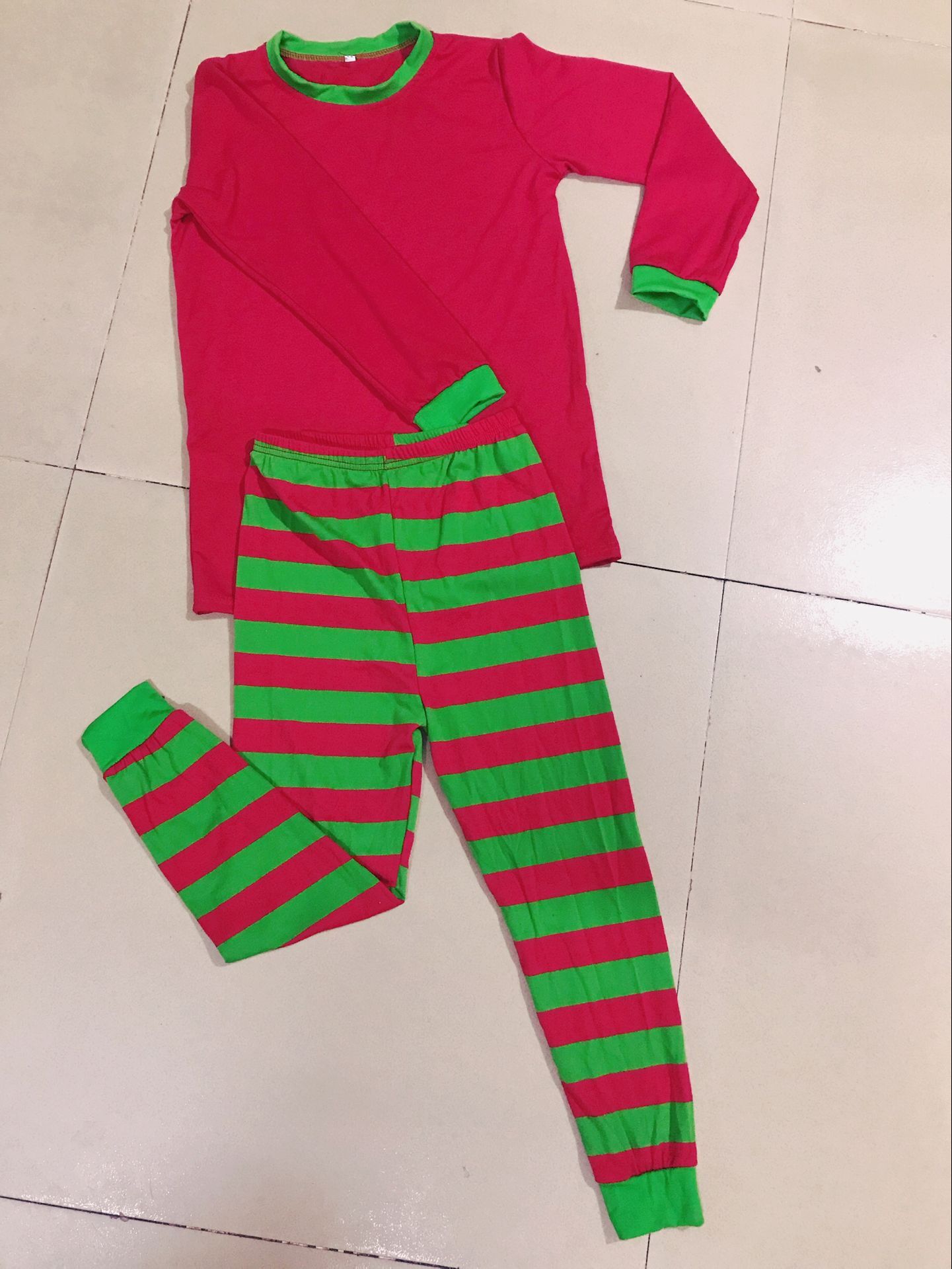 Title 7, Pijamas de Natal listrados para toda a família....